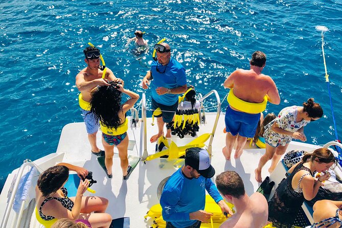 All Inclusive Beach and Snorkel Boat Tour to Icacos Island - The Tortuga boat experience, comfort and the vibe