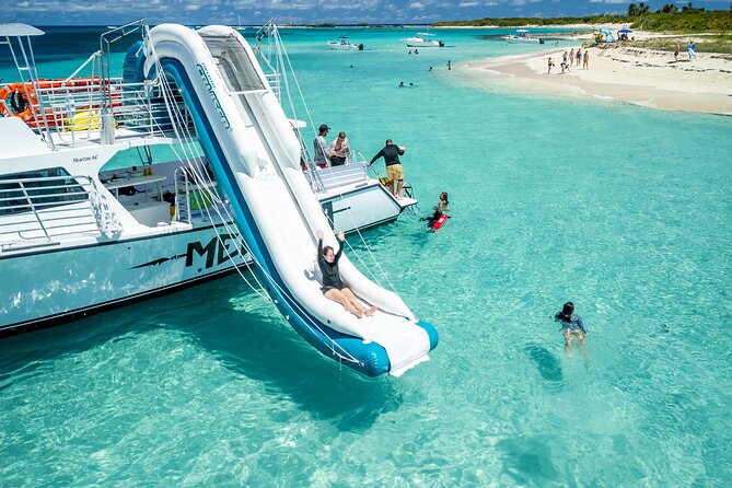 All Inclusive Snorkel and Slide Boat Tour: Icacos or Vieques - Cordillera Keys Nature Reserve snorkeling: how guides help you find the weird and wonderful