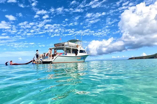 Culebra Power Boat Snorkeling & Beach Tour All Inclusive - The powerboat ride out: safety first, comfort second, seasickness always possible