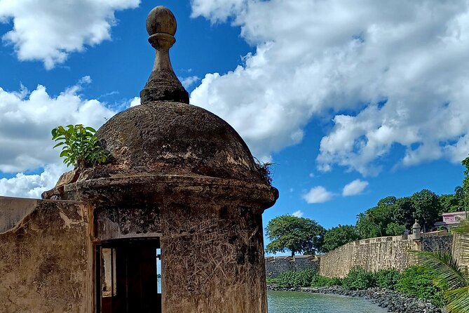 Discover Old San Juan Rich Heritage - Old San Juan on foot, with a finish at Castillo San Felipe del Morro