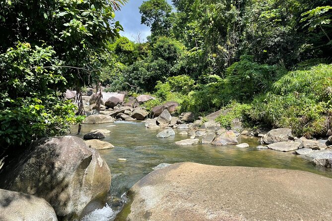 El Yunque Rainforest Hike and Luquillo Beach Tour - Luquillo Beach at Balneario La Monserrate: Lunch and a Real Ocean Reset