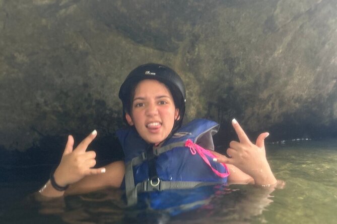 El Yunque Rainforest Tour Half Day Earlybird/ Small Groups - Secret local path to a secluded lagoon and waterfall cave