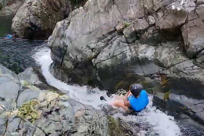 El Yunque Rainforest - Waterslide, Cliff jump, and Rope swing! - The Lunch Stop for Local Food (Not Included, But Built In)