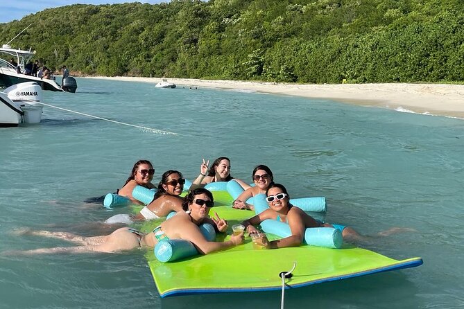 Full Charter All Inclusive for Icacos and Palomino - Price and value for up to 6 people