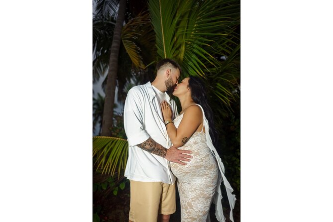 Golden Hour Beach Photo Shoot in San Juan - What You Actually Receive: 4 Edited Photos Plus a Contact Sheet