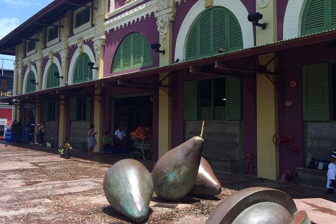 Half-Day: Old San Juan, Calle Cerra,Santurce, La Placita & Loíza - Santurce, Calle Cerra, and La Placita: murals, markets, and neighborhood personality