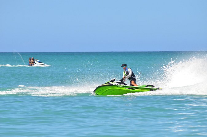 Jet Ski Rentals Isla Verde Beach - Guided tours vs self-guided cruising
