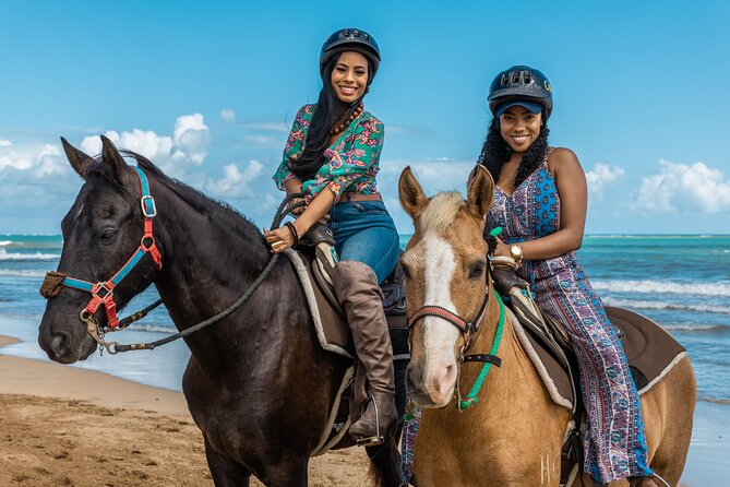 Luquillo Beach Horse Ride from Carabalí Rainforest Adventure Park - Guides, group size, and that photo-taking energy