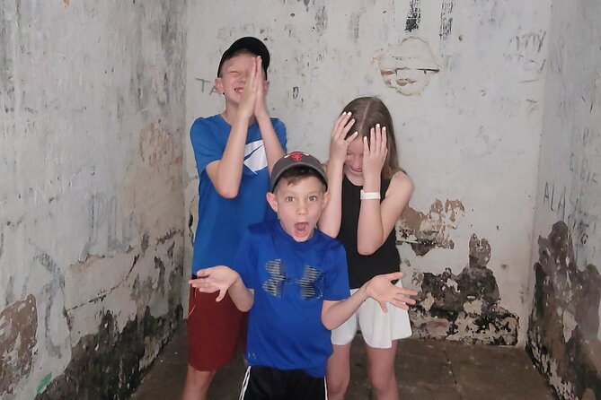 Old San Juan Family Fun Tour: Science/History/ Yummy treats - Parque de las Palomas: quick kid time and bay views
