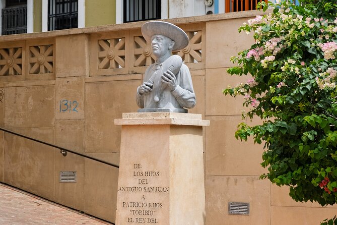 Old San Juan History and Culture Walking Tour - Antiguo Casino de Puerto Rico and City Stonewalls: Architecture as Storytelling