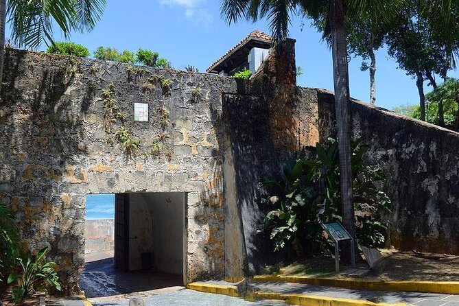 Old San Juan Tour (1 Hour) by DUHO - La Fortaleza (Palacio de Santa Catalina): Governor’s Residence Focus