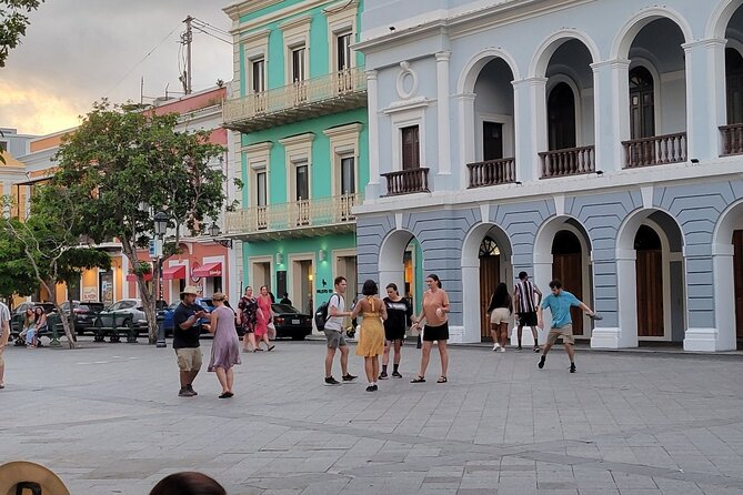 Old San Juan Walking Tour - Calle de la Fortaleza: where the walk turns into a story