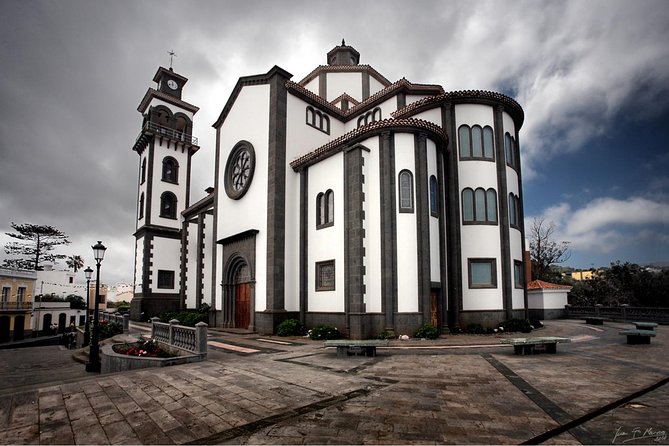 Panorama VIP Tour in Gran Canaria - Los Tilos de Moya Nature Reserve and the Moya Church