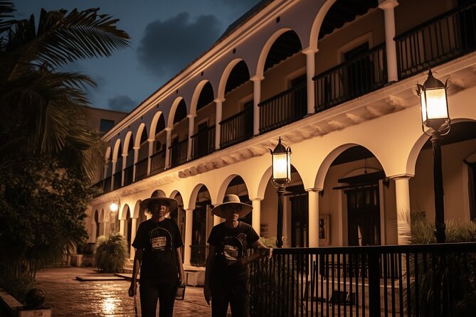 San Juan Ghost Tour: Shrieks in the Sugarcane - Plaza del Quinto Centenario (Plaza del Totem), and the Columbus 500 Backstory
