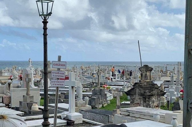 San Juan Haunted History Walking Tour - Stop 6, Catedral Basilica Menor de San Juan Bautista: Bones, Peace, and Ghost Rumors