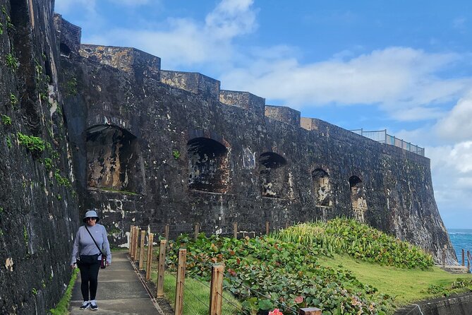 San Juan Highlights Driving Tour - Playa Pinones: seafood, beach life, and a more local finish