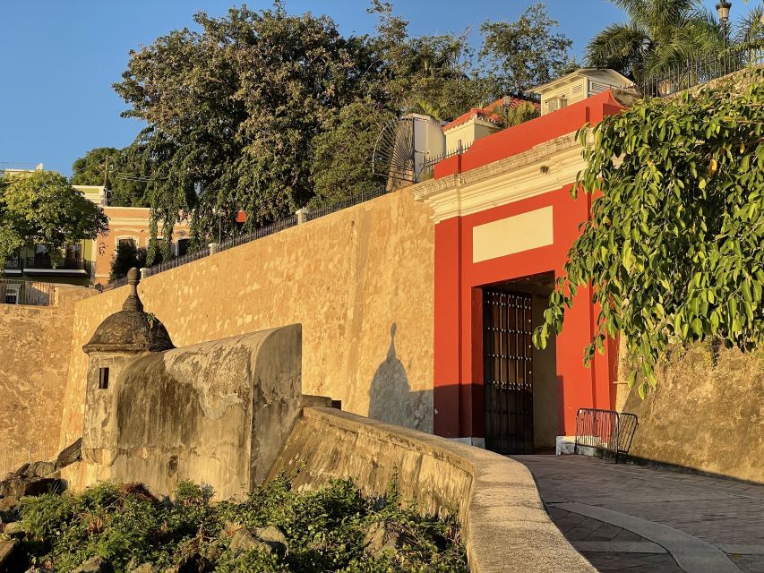 San Juan: Old Town Sunset Walking Tour - Plaza Colón to Old San Juan: start smart, not stressed