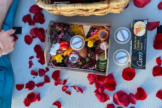 San Juan — Private Floating Picnic Experience in Condado Lagoon - Key things I’d circle before you book