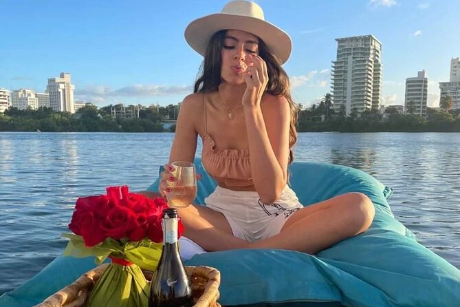 San Juan — Private Floating Picnic Experience in Condado Lagoon - Condado Lagoon, the kind of romance San Juan is made for