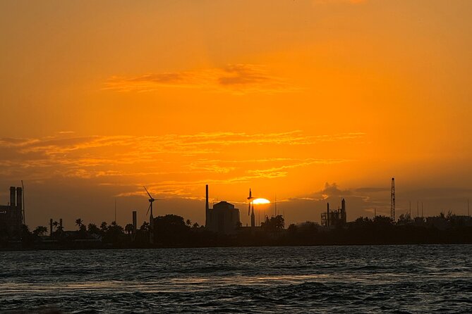 San Juan Sunset Harbor Boat Ride - Special Dates and Timing You Might Want to Know