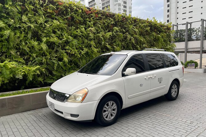 SJU Airport To/From San Juan Hotels, Airbnb, Ports - Hotel and Airbnb drop-offs: main lobby greeting that saves you time