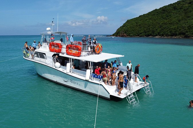 Theo Culebra Island Experience - The Crew and Captain Factor: How the Fun and Safety Blend Together