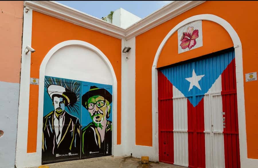 Tour de Viejo San Juan en Español - Starting at Plaza Colón, Finding Your Bearings Fast