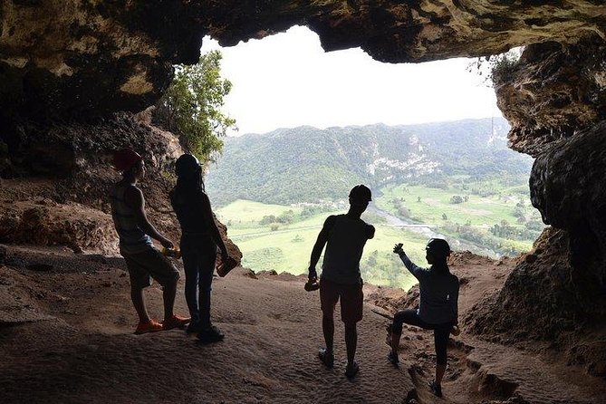 Window Cave Walking Tour from San Juan - Taíno petroglyphs and cave history: what to look for on the walk